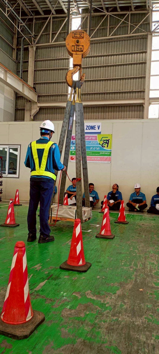 LINE_ALBUM_หลักสูตรปั้นจั่นเหนือนศีรษะ (Overhead Crane)_250828_34.jpg - หลักสูตรปั้นจั่นเหนือนศีรษะ (Overhead Crane)
